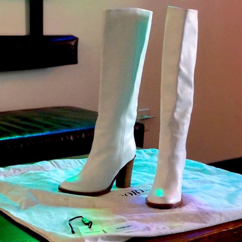 Ports 1961
block heel knee high boots - Brand New